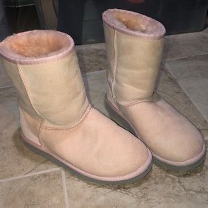 light pink uggs